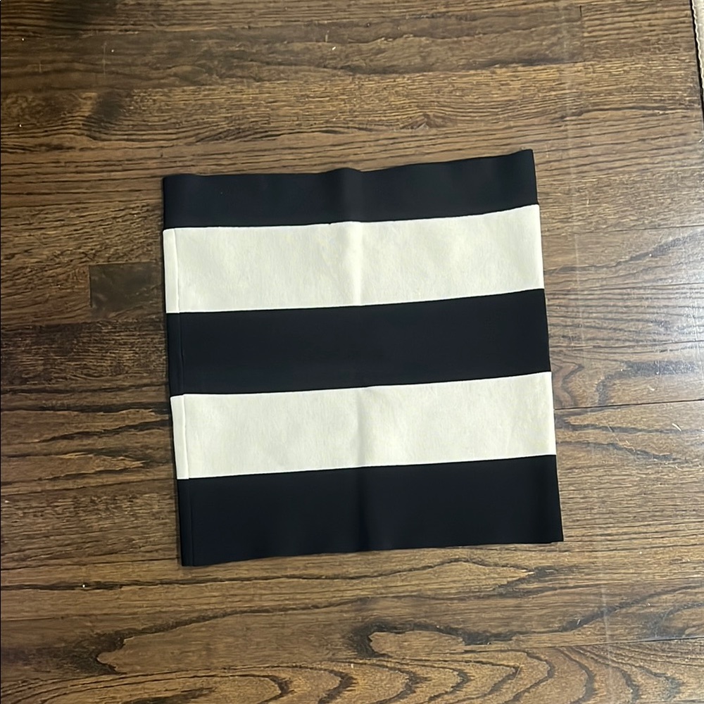 Sans Souci Black and White Mini Skirt